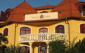 Villa Lira